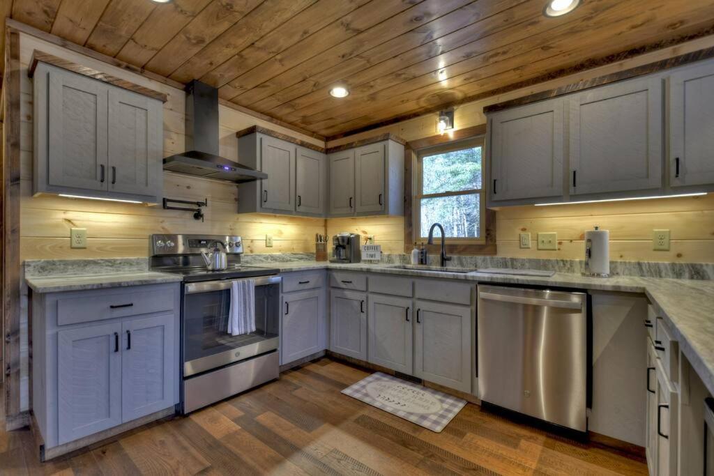Rosewood Retreat - Hot Tub Fire Pit Pool Table Villa Blue Ridge Eksteriør billede