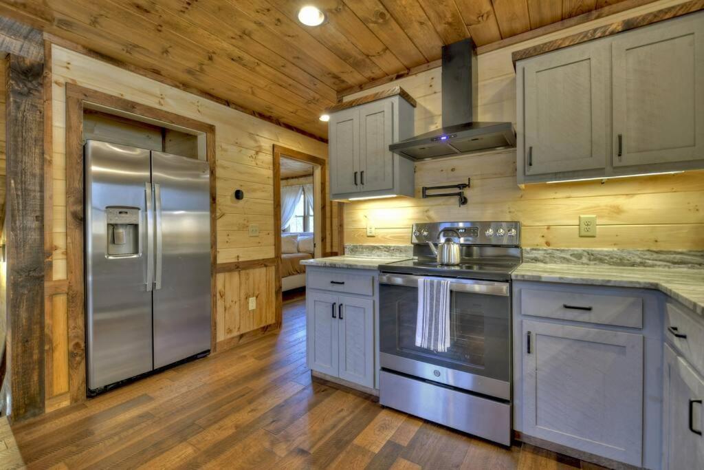 Rosewood Retreat - Hot Tub Fire Pit Pool Table Villa Blue Ridge Eksteriør billede